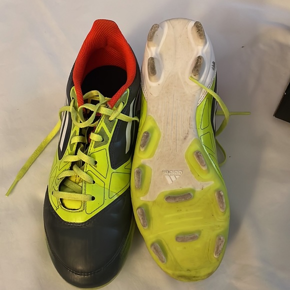 ADIDAS Good Condition Soccer Cleats Size 5 1/2 - Picture 5 of 7